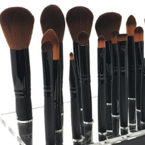 PROFESSIONAL MAKE UP BRUSHES- SET OF 24
